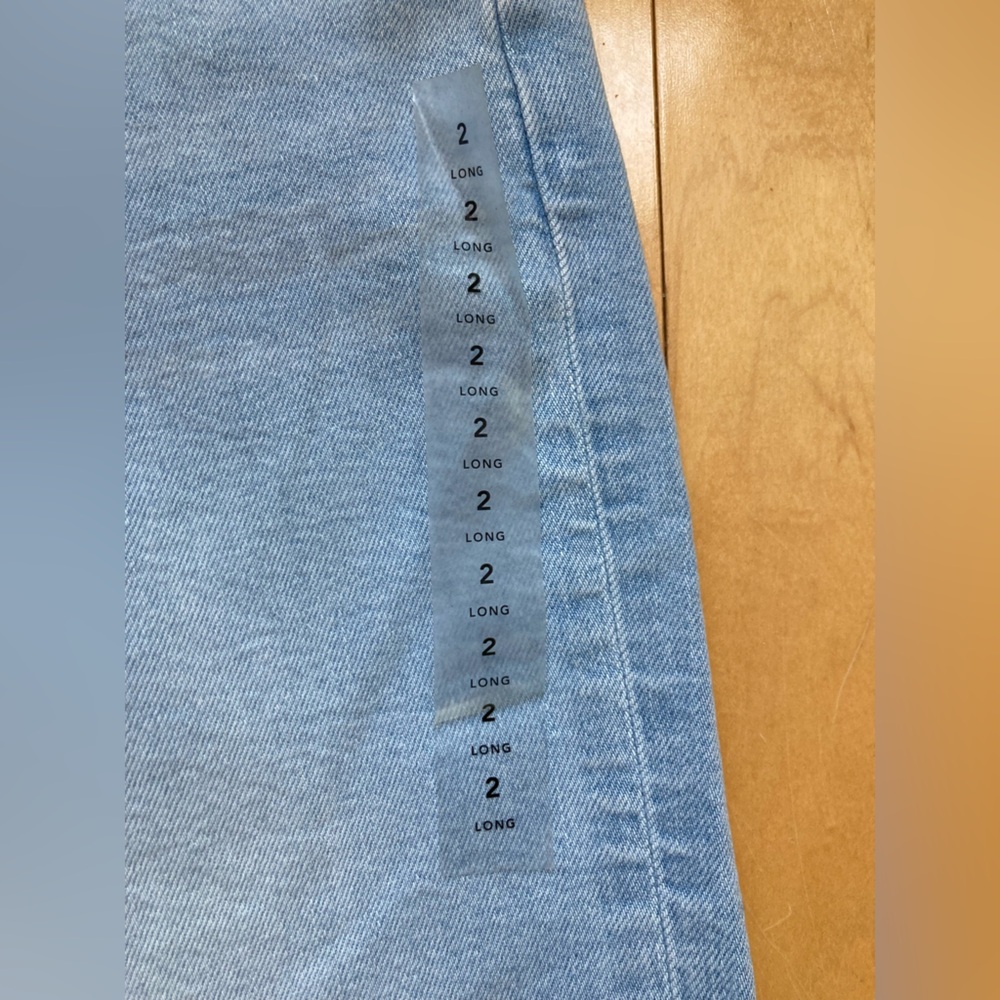 American Eagle Outfitters High Rise Light Blue Mom Jeans - Picture 4 of 6